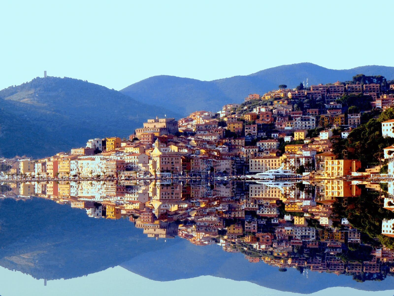 Modern apartment renovated in the beautiful setting of ARGENTARIO