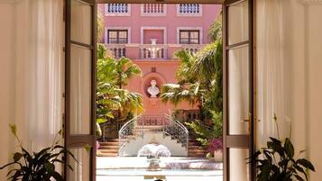 室外泳池、暖水池