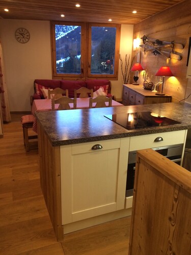 Valmorel renovated luxury ski apartment - sleep up to 6