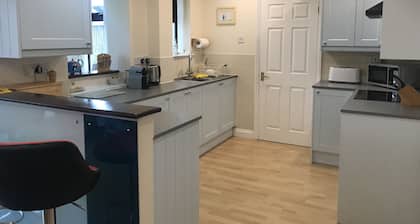 Bright, Comfortable Family House Perfectly Situated For Costal And Inland Visits