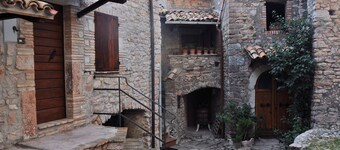 CASA LA TORRE dans le petit village ombrien de Macerino