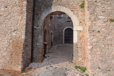 CASA LA TORRE en el pequeño pueblo de Macerino en Umbría