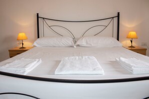 6 habitaciones, escritorio, tabla de planchar con plancha y wifi gratis 