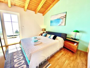 3 camere, una cassaforte in camera, una scrivania, ferro/asse da stiro