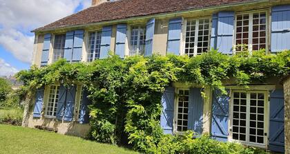 House with character: fenced garden, ideal for familly