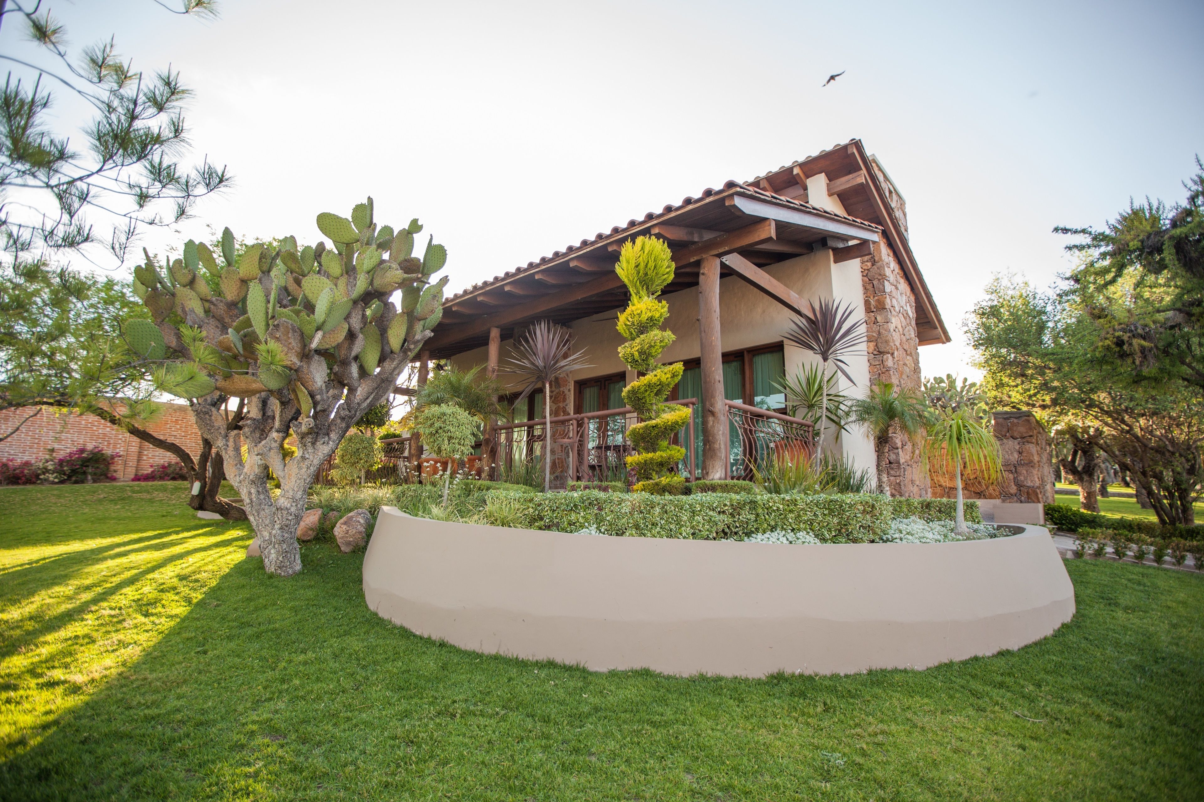 客房內保險箱、遮光布/窗簾、熨斗/熨衣板、免費無線上網