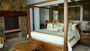 Habitación presidencial, 1 cama King size, para no fumadores, vista al jardín | Caja de seguridad en la habitación y cortinas blackout