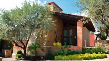 Svit Deluxe - 1 kingsize-säng - icke-rökare | Värdeförvaringsskåp på rummet och mörkläggningsgardiner