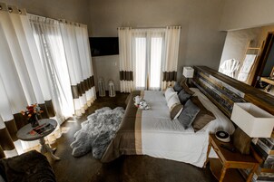 Caja de seguridad en la habitación y cortinas blackout 