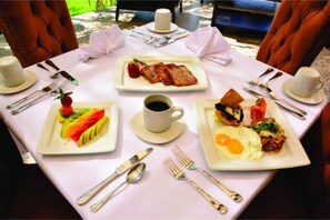 Free daily full breakfast  - Hotel Casa Legado Spa & Resort (Aguascalientes)