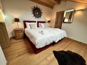 4 bedrooms, iron/ironing board, WiFi, bed sheets - Ski-in/ski-out chalet with fantastic views (Les Belleville)