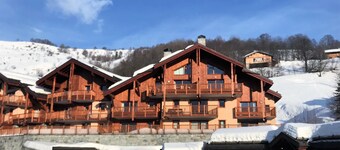 Ski-in/ski-out chalet with fantastic views