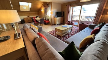 Télévision, lecteur de DVD, chaîne hi-fi