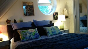 2 makuuhuonetta, silitysrauta/-lauta, ilmainen Wi-Fi, vuodevaatteet