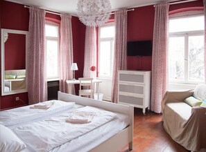 Chambre Quadruple | Bureau, Wi-Fi gratuit, draps fournis