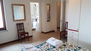 5 Schlafzimmer, Zimmersafe, Bügeleisen/Bügelbrett, WLAN