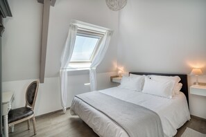 1 chambre, fer et planche à repasser, Wi-Fi gratuit, draps fournis