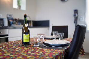 Dining - Duplex apartment with large terrace facing the sea (plomodiern)