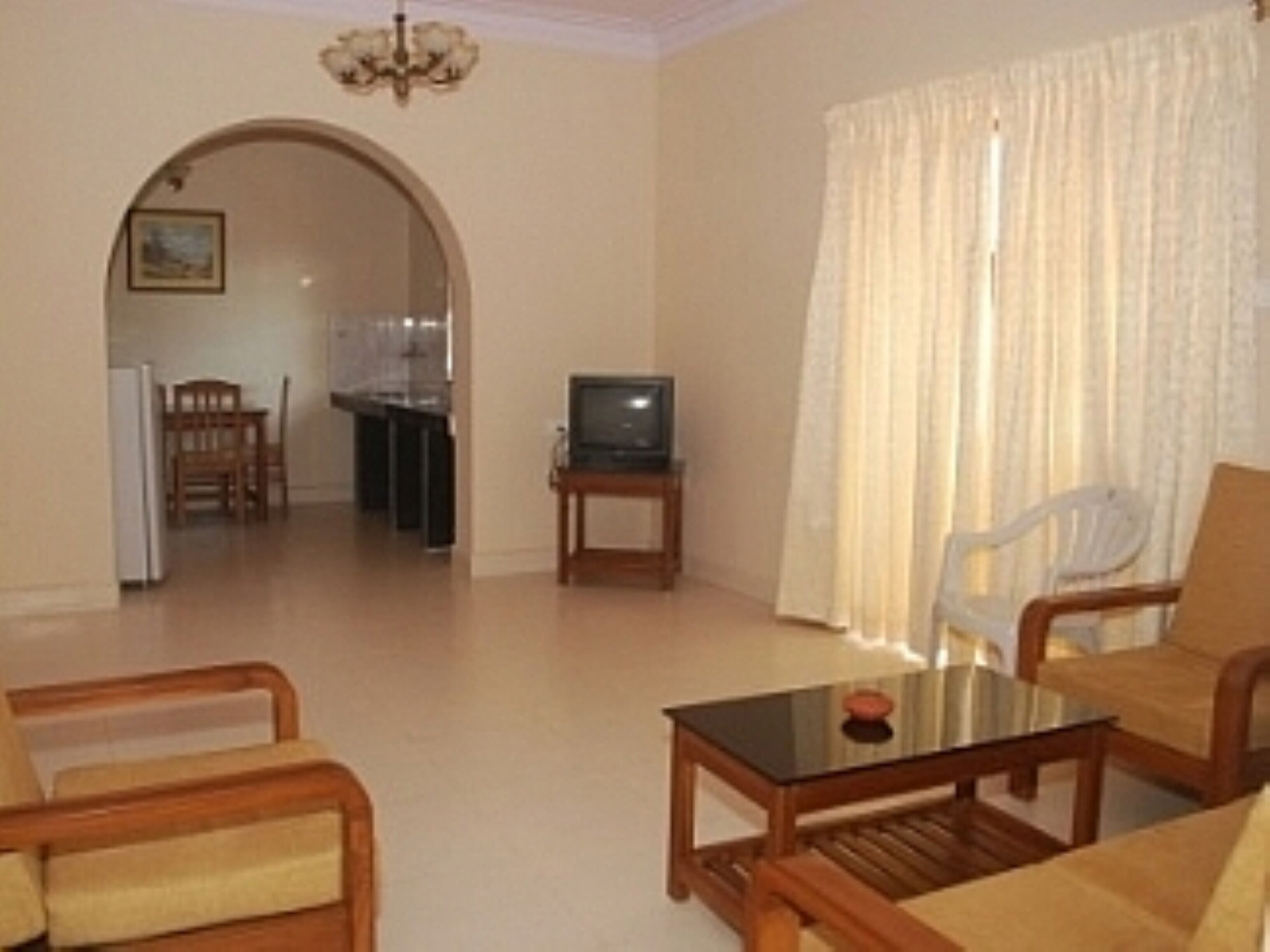 Spacious Apartments With Pool In Candolim 