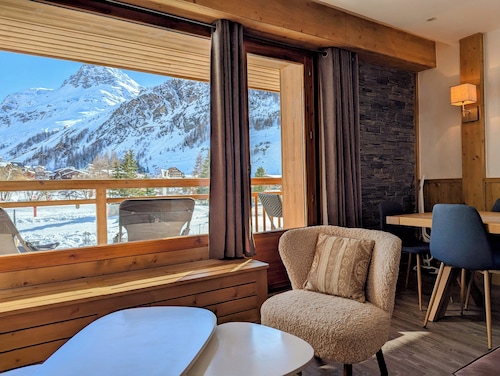 Unique Location ! Val d'Isère Snow Front - Ski in Ski Out - Standing