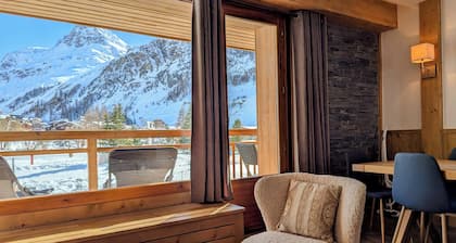 Unique Location ! Val d'Isère Snow Front - Ski in Ski Out - Standing