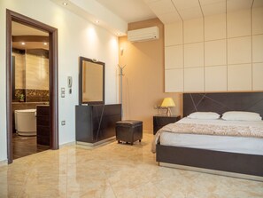 4 chambres, coffre-fort, bureau, système d’insonorisation