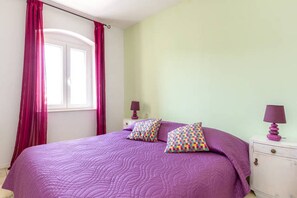 4 bedrooms, iron/ironing board, Internet, bed sheets - Clock Tower apartment (Split)