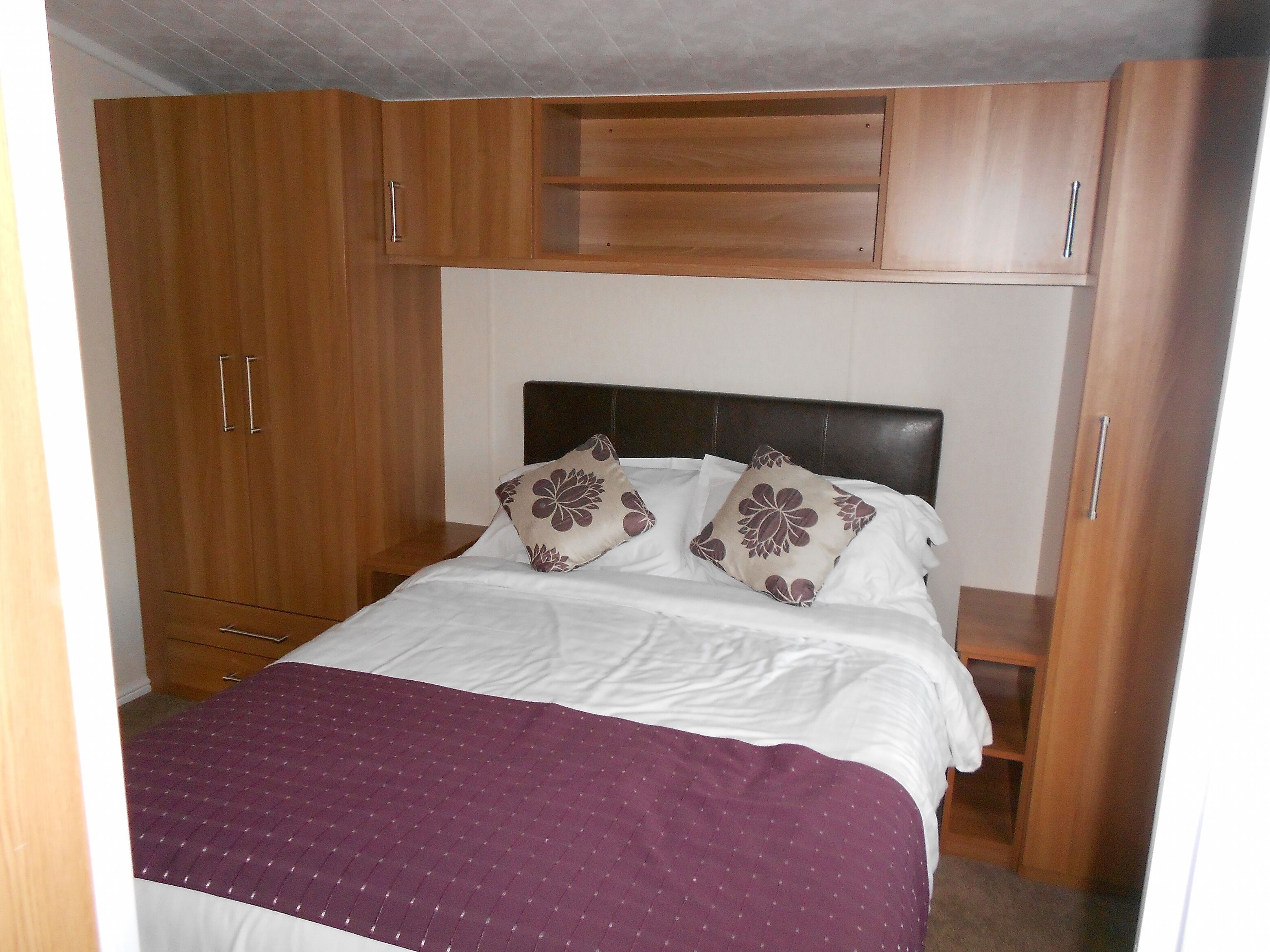 2 Bedroom lodge with leisure facilities, ideal for families, pets considered