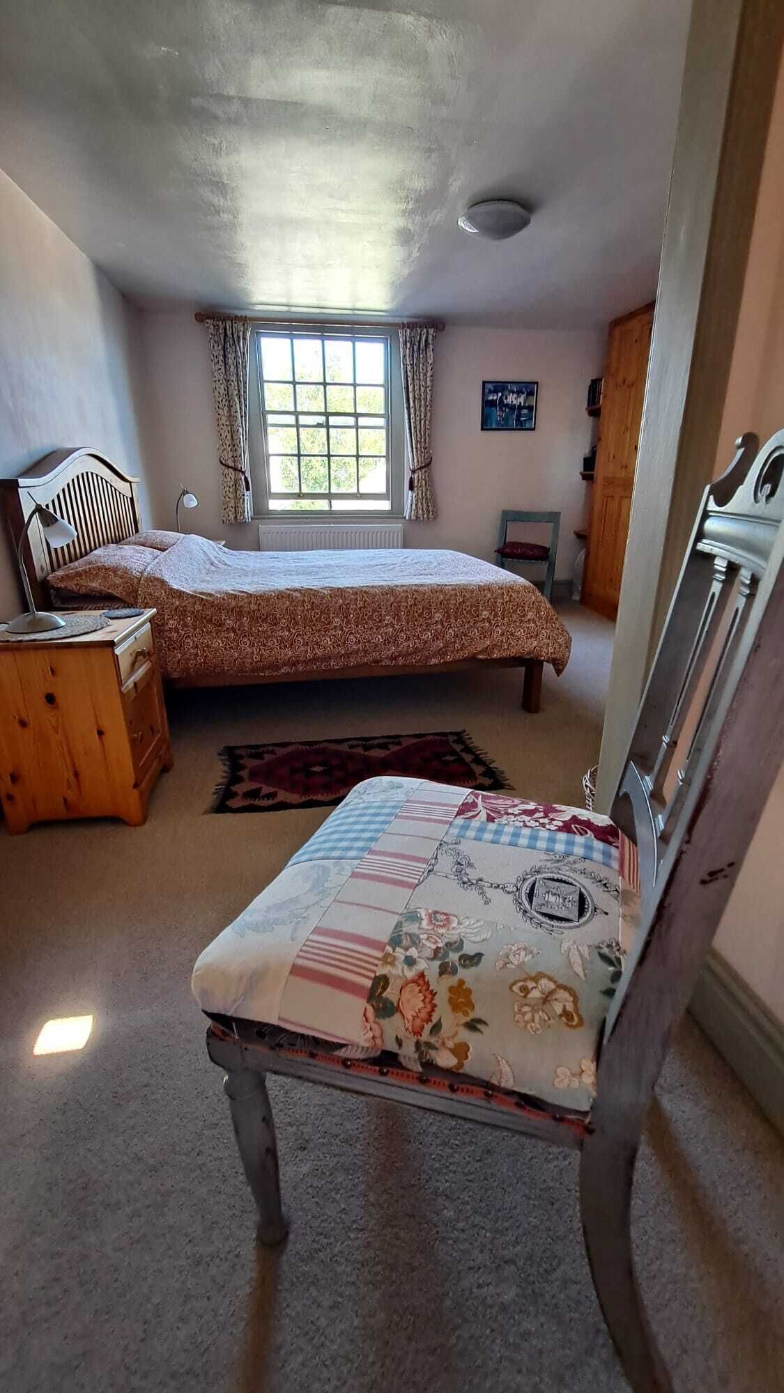 3 chambres, fer et planche à repasser, Wi-Fi, draps fournis