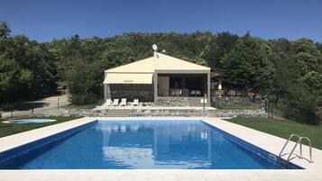 Piscine extérieure