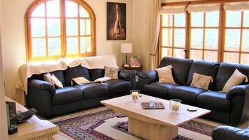 Télévision, cheminée