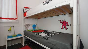 3 bedrooms, iron/ironing board, travel cot, WiFi