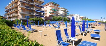 Jesolo Lido [Venice] - 80 sqm - Amazing three bedrooms seafront apartment 