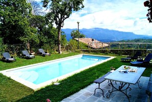 Outdoor pool - Manor with private pool and fenced garden 8 kms from Castelnuovo di Garfagnana (Sillicano)