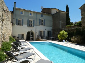 Outdoor pool, a heated pool - Spacious Wine Country House.Shops & Restaurants 5 mins Walk. Heated Private Pool (Ginestas)