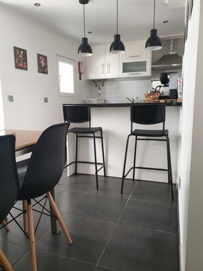 Dining - Small and lovelly villa, in the center of Peniche, in a quiet zone, for 5 persons (Peniche)