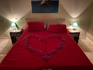 2 chambres, coffre-fort, fer et planche à repasser