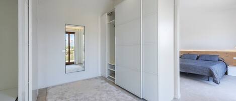 5 bedrooms, in-room safe, iron/ironing board, free WiFi