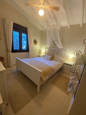 4 Schlafzimmer, Bügeleisen/Bügelbrett, WLAN, Bettwäsche
