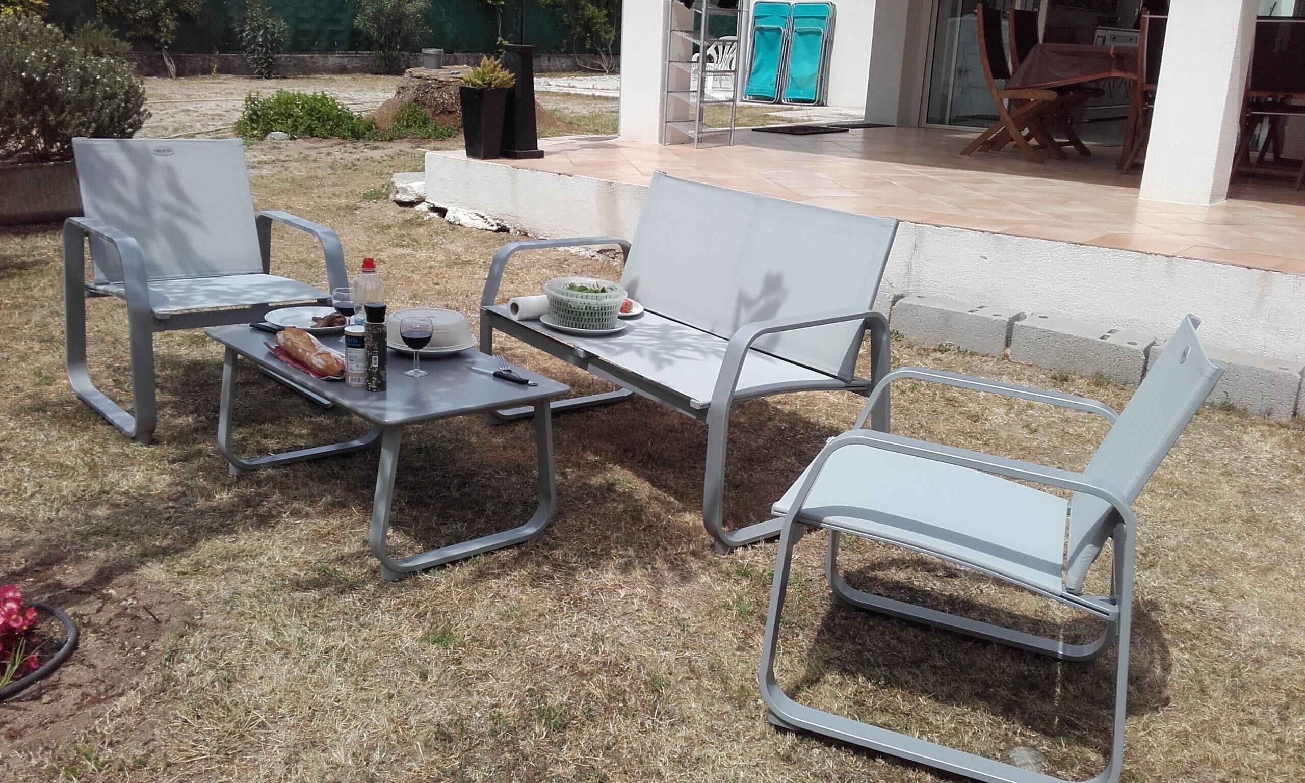 PORTICCIO, ENTIRE VILLA, in resid. quiet green, 8 pers., 5 rooms, 4 bedrooms