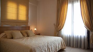 2 makuuhuonetta, silitysrauta/-lauta, Wi-Fi, vuodevaatteet