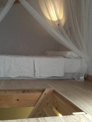 3 makuuhuonetta, silitysrauta/-lauta, ilmainen Wi-Fi, vuodevaatteet