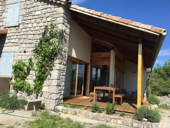 Exterior - Bioclimatic house, exceptional view and quiet, 1.3 km of the river (Labeaume)