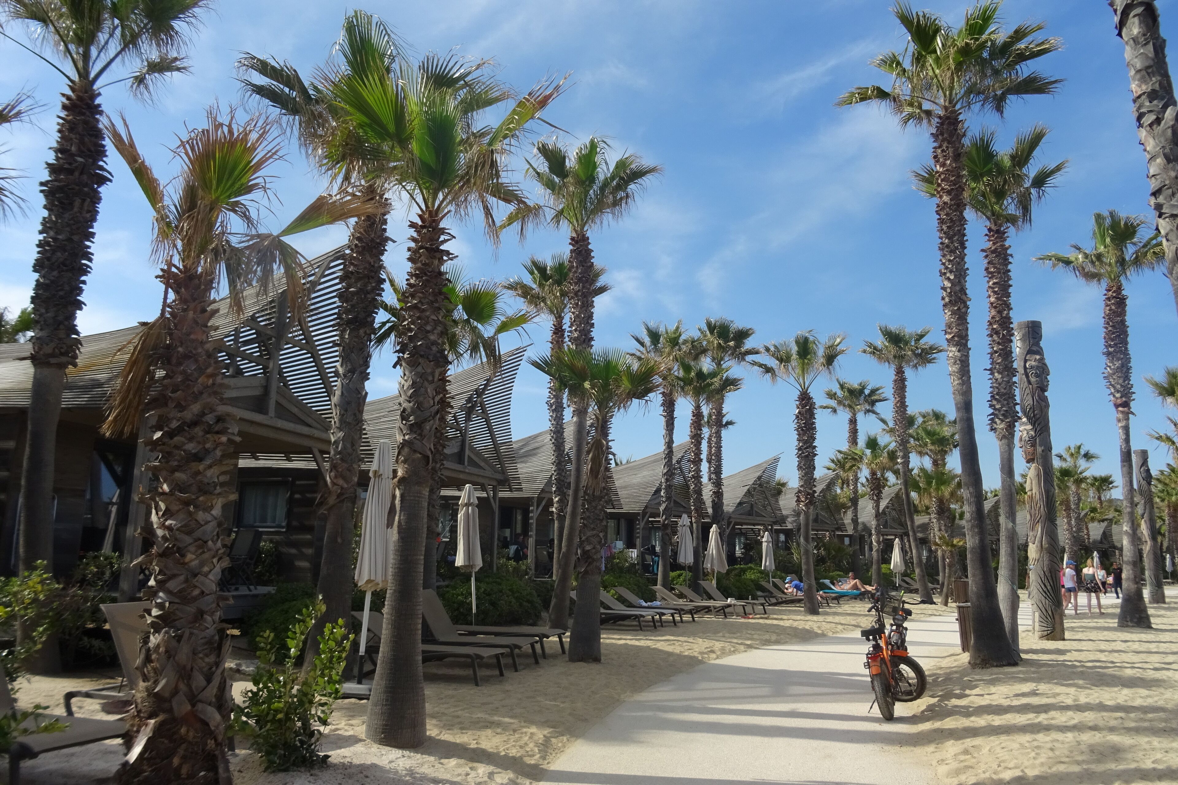 Port Grimaud1 beach-200metres from apt,showing lodges