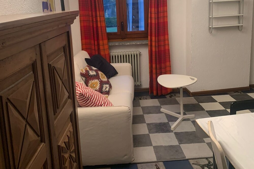 1 bedroom “the old cave” with garden and solarium