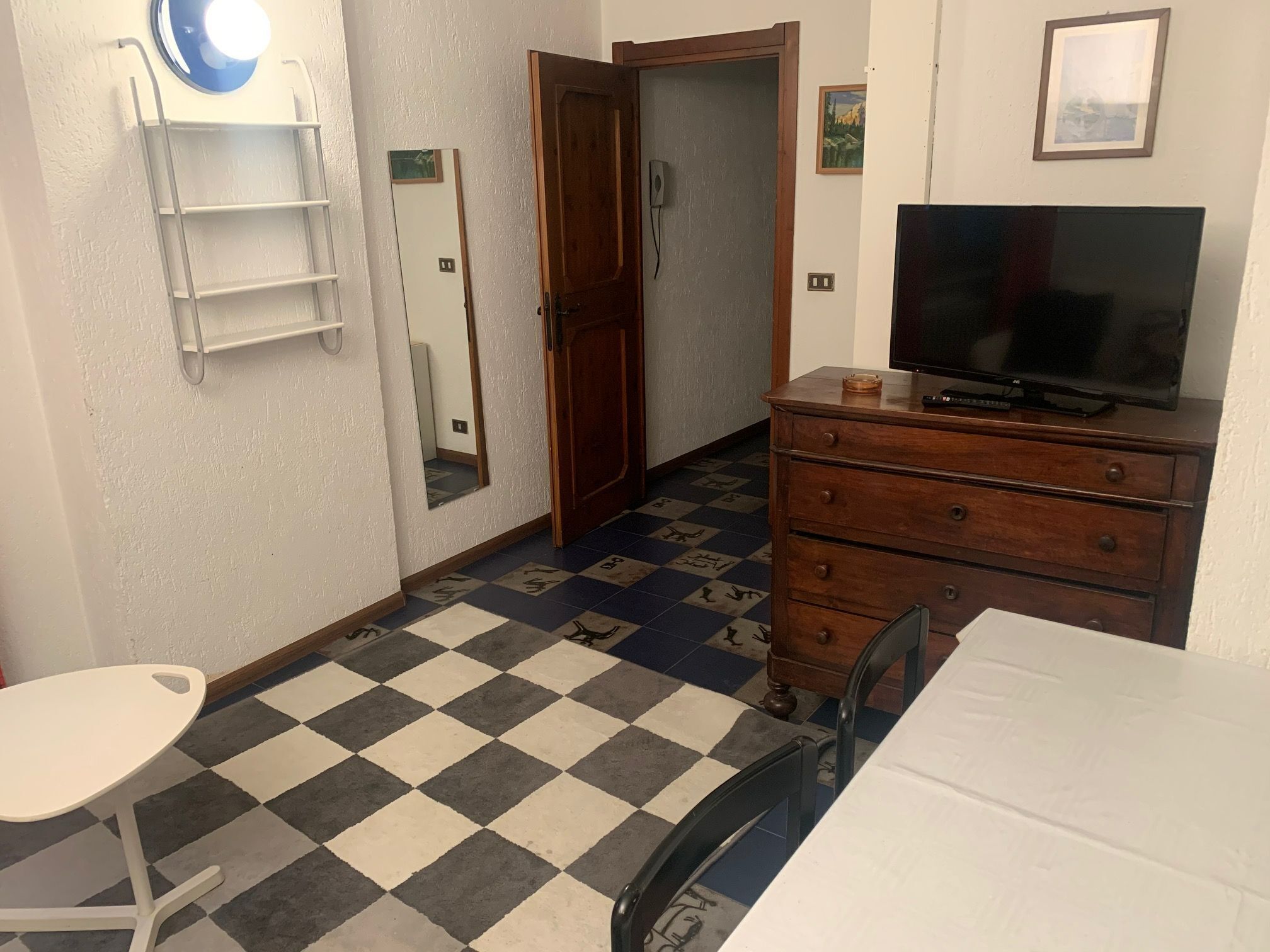 1 bedroom “the old cave” with garden and solarium