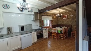 Refrigerador, microondas, horno y lavavajillas 