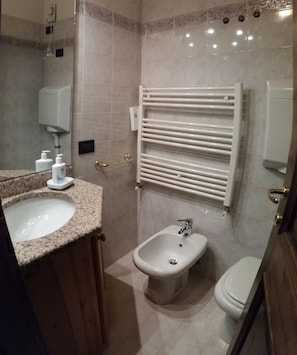 Douche, bidet
