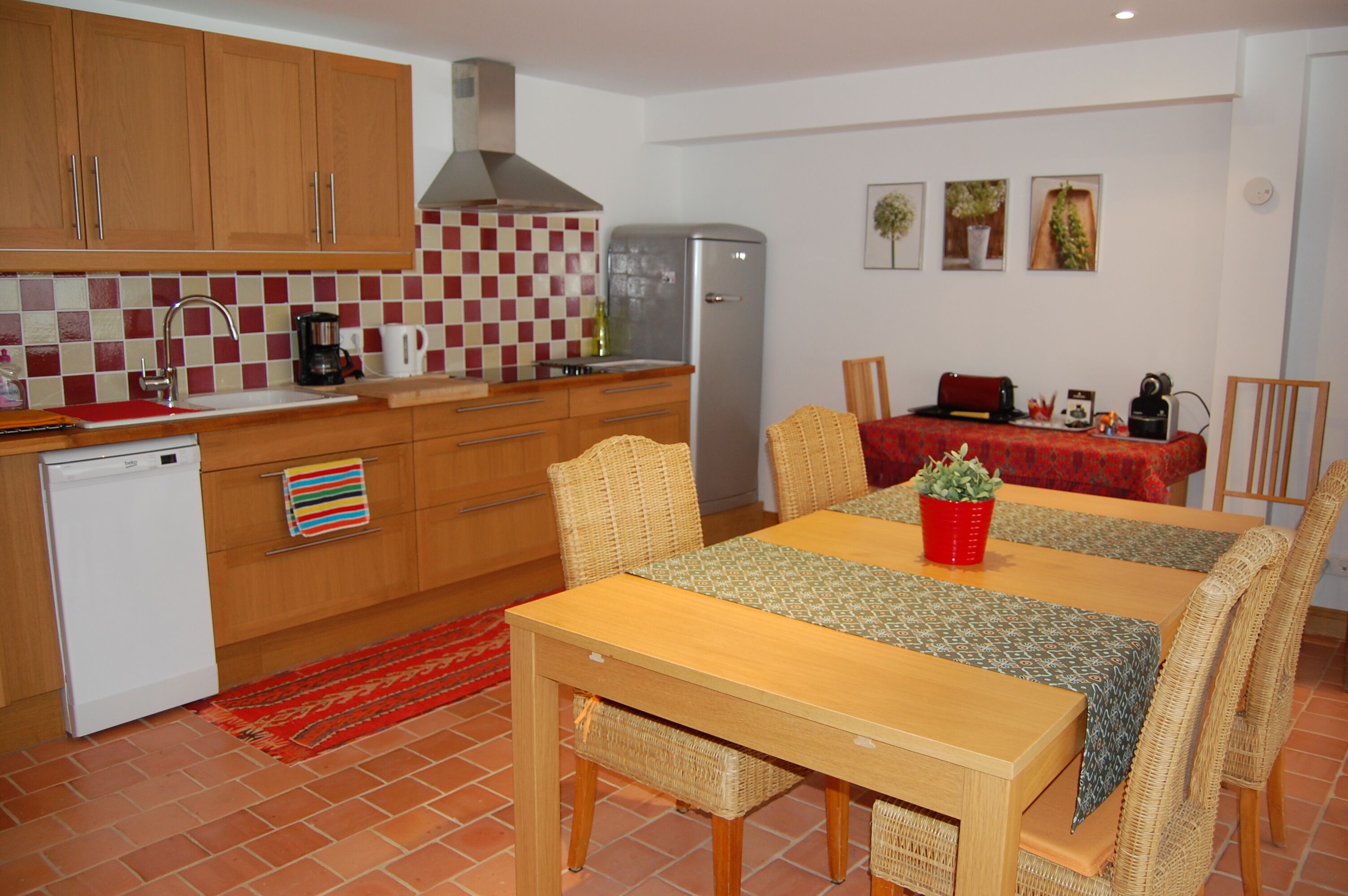 West to charming Paris apartment