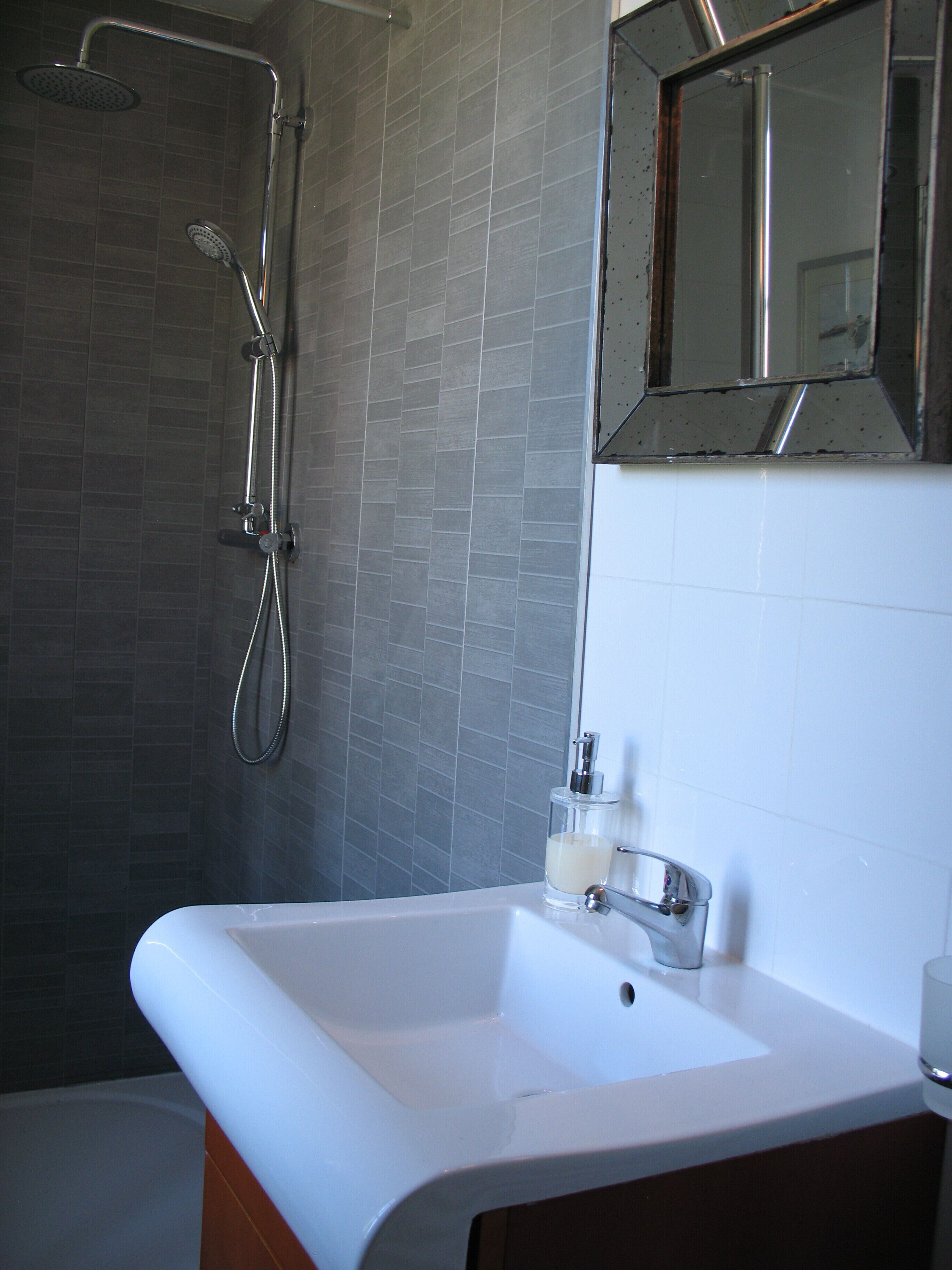 Tastefully Renovated Pretty village Cottage 20mins From Carcassonne airport